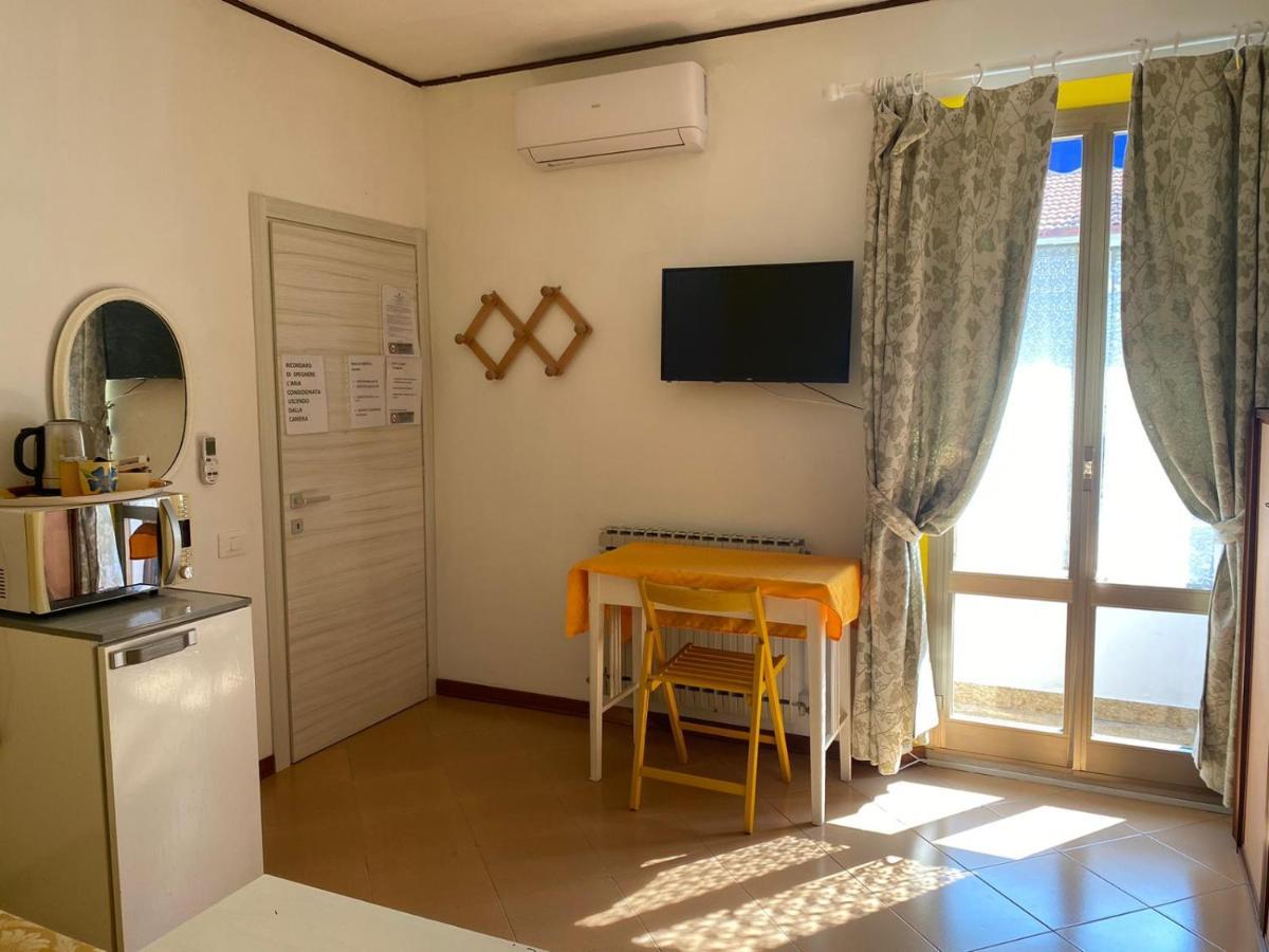 Pousada Copacabana Praia - Affittacamere - Casa Vacanza A ปอร์โต ซันเตลปีดิโอ ภายนอก รูปภาพ